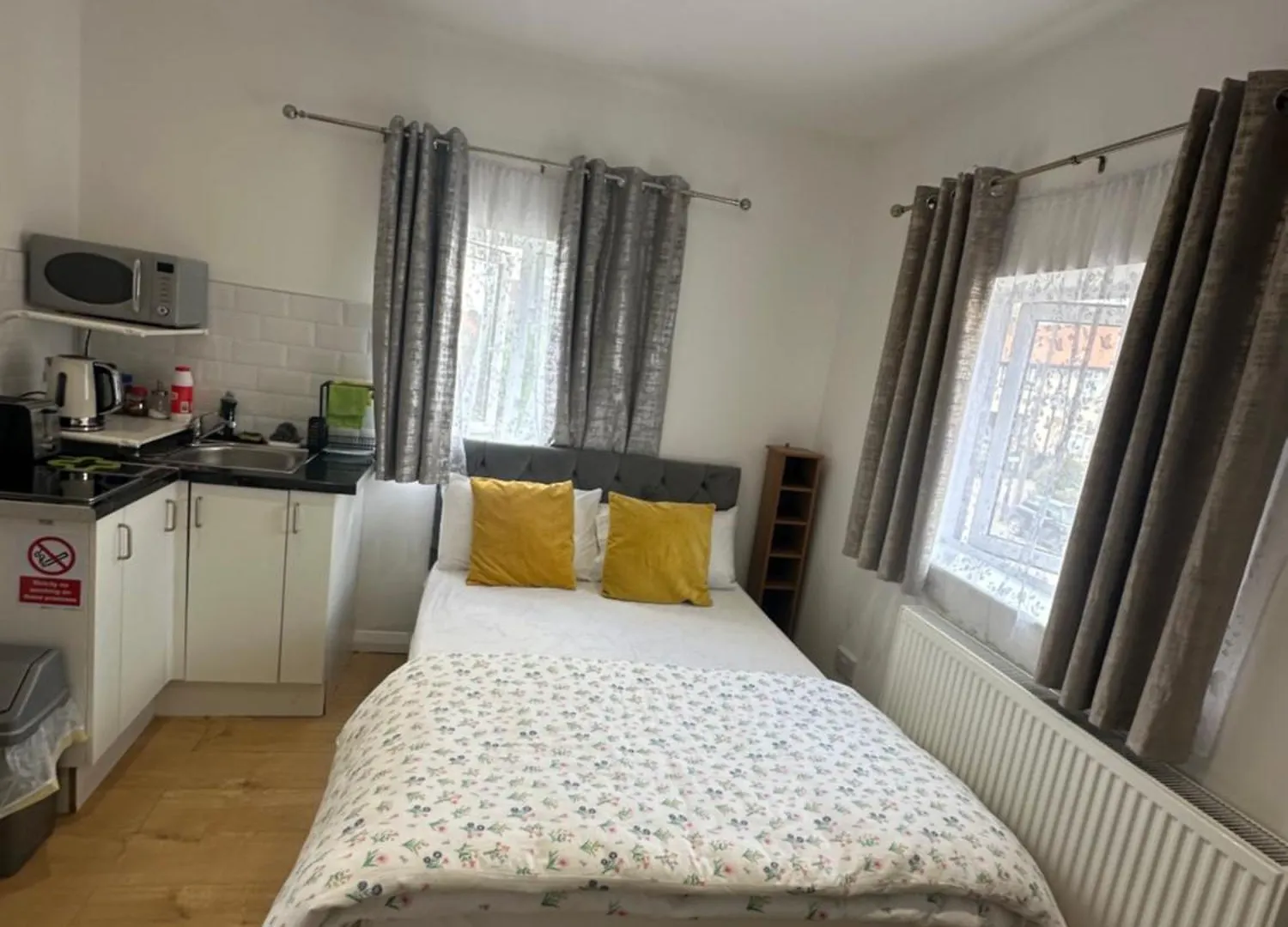 Luxury Ensuite 2Nd Studio Flat With Great Views In Keedonwood Road With Fully Own Bathroom Newly Added And Private Kitchenette Bromley 0*,