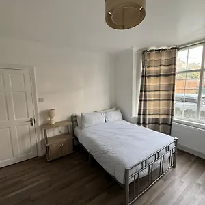 Oxborne Uk - Gardner Homestay