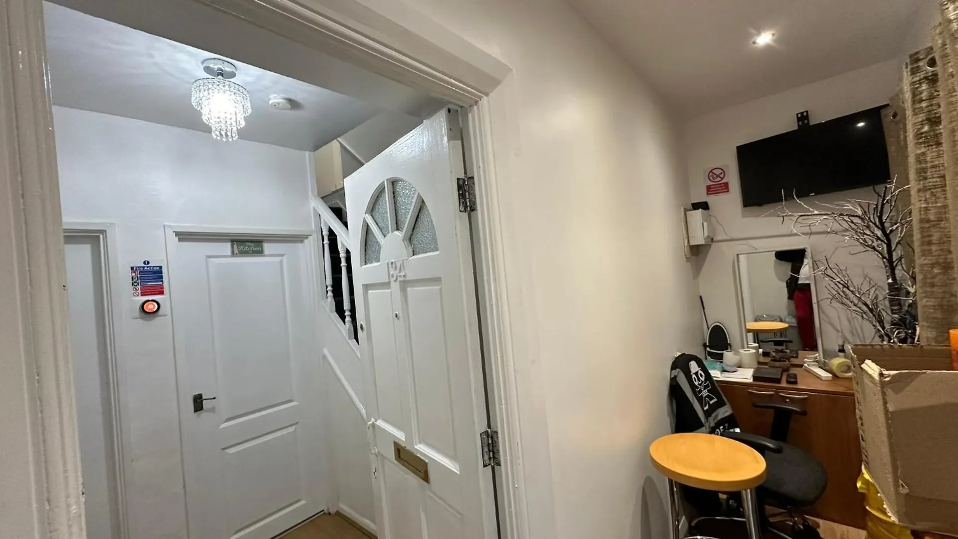 Luxury Ensuite 2Nd Studio Flat With Great Views In Keedonwood Road With Fully Own Bathroom Newly Added And Private Kitchenette Bromley