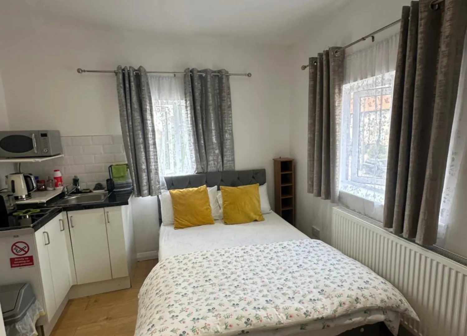 Luxury Ensuite 2Nd Studio Flat With Great Views In Keedonwood Road With Fully Own Bathroom Newly Added And Private Kitchenette Bromley