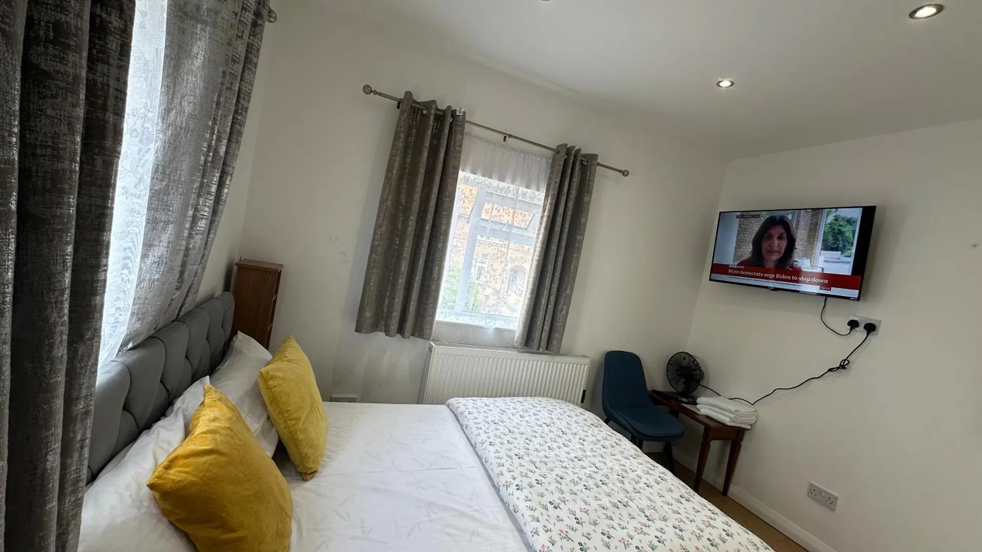 Luxury Ensuite 2Nd Studio Flat With Great Views In Keedonwood Road With Fully Own Bathroom Newly Added And Private Kitchenette Bromley